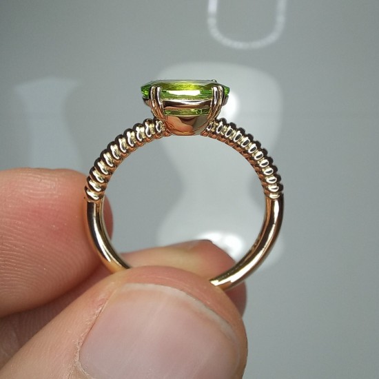 Oval Peridot Spiral Ring, 1.5ct Natural Peridot 14K Gold Ring, Twist Band Gemstone Ring, Thick Spiral Statement Ring, Green Gemstone Ring