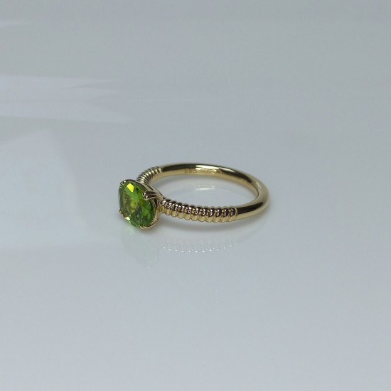 Oval Peridot Spiral Ring, 1.5ct Natural Peridot 14K Gold Ring, Twist Band Gemstone Ring, Thick Spiral Statement Ring, Green Gemstone Ring