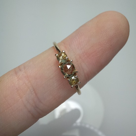 Triple Rose Rose Cut Green Sapphire Ring, 14K Three Stone Rose Cut Sapphire Band, Dainty Green Stone Band, Stackable Green Sapphire Ring