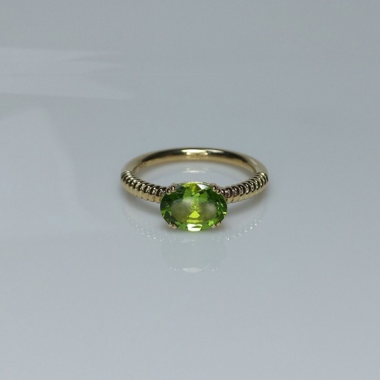 Oval Peridot Spiral Ring, 1.5ct Natural Peridot 14K Gold Ring, Twist Band Gemstone Ring, Thick Spiral Statement Ring, Green Gemstone Ring