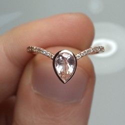 Morganite Curved Band, 14K Morganite Chevron Ring, Morganite V Ring, Stackable Pear Cut Morganite Bridal Ring, Stackable Diamond Ring